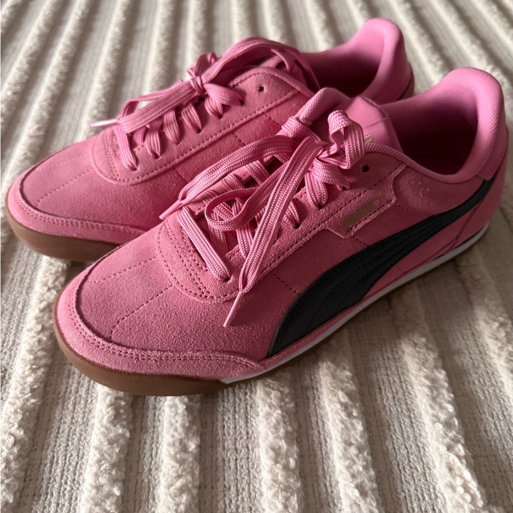 Women's Pink Puma Sneakers Size 9